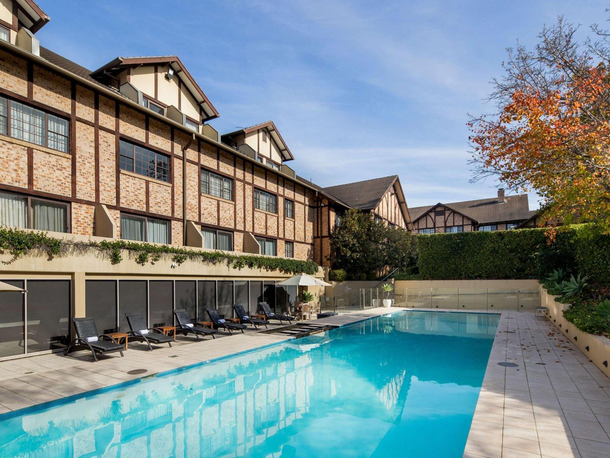 Peppers The Hills Lodge Castle Hill Exterior foto